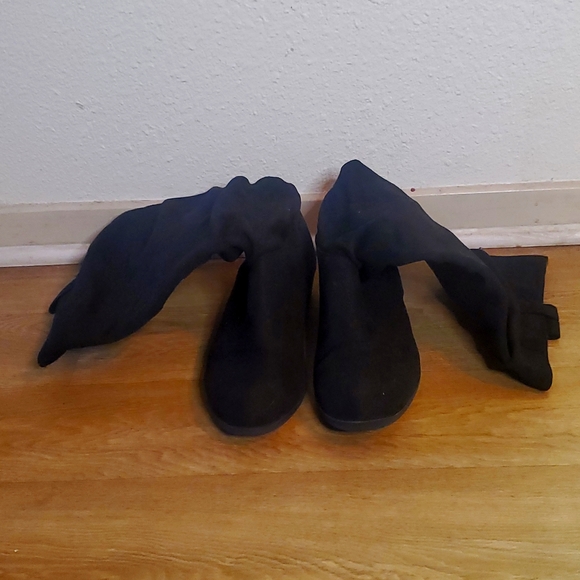 Suede Chunky Heeled Slouchy Boots - Picture 3 of 4